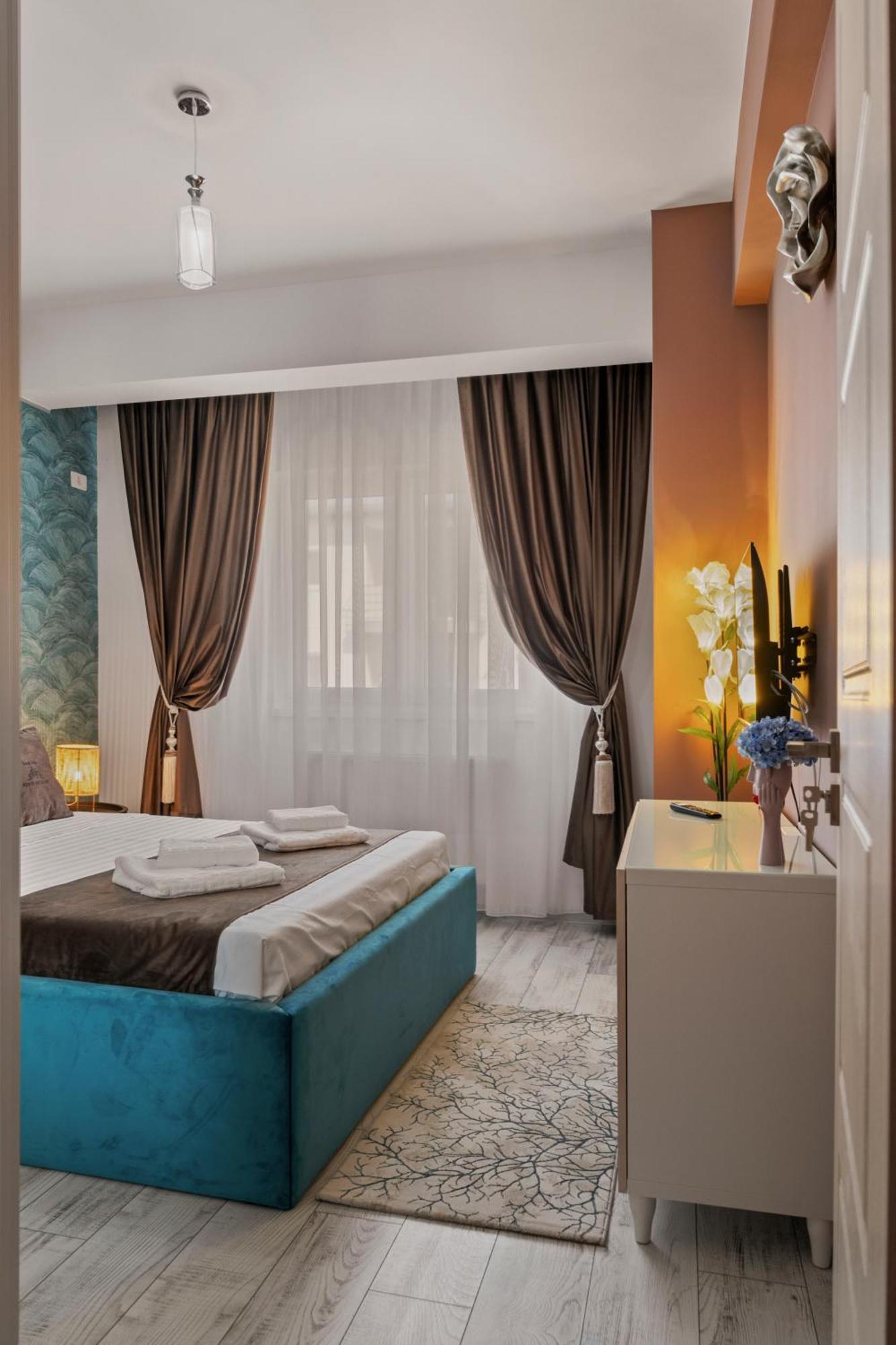 Comfort Azure Bukares Bagian luar foto