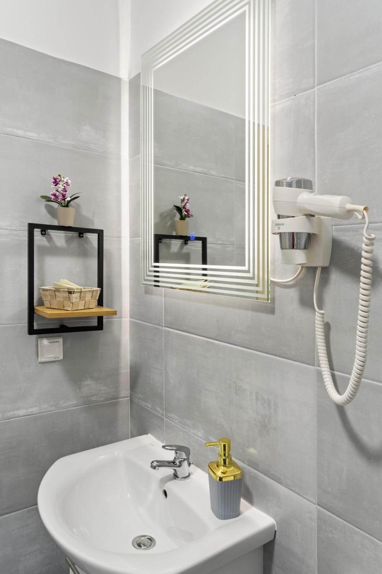 Comfort Azure Bukares Bagian luar foto