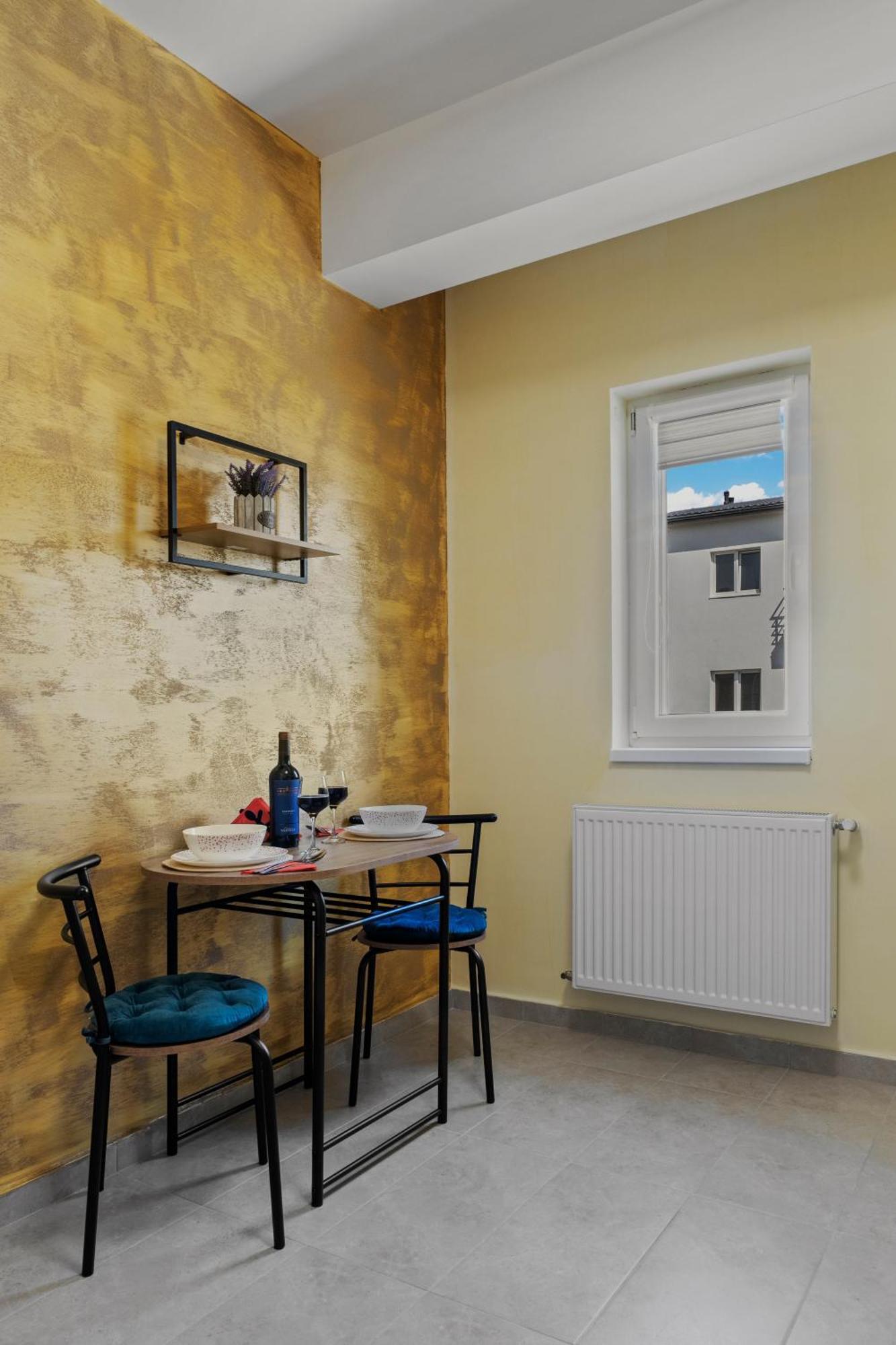 Comfort Azure Bukares Bagian luar foto