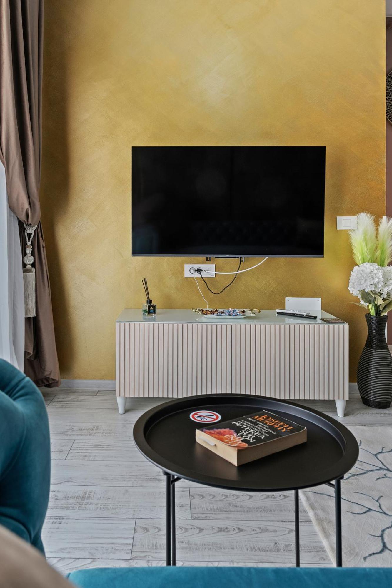 Comfort Azure Bukares Bagian luar foto